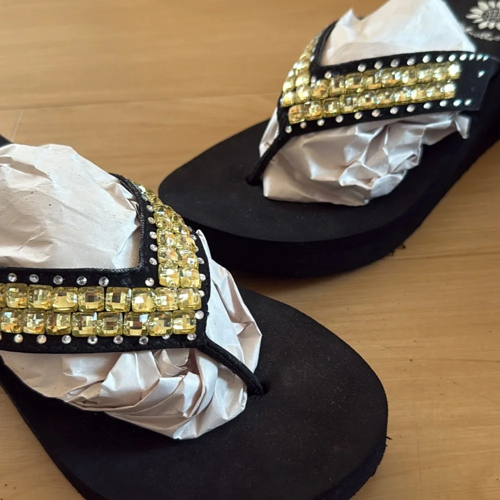 YELLOW BOX WOMEN YELLOW EMBELLISHED BEADING MEDIUM HEEL ROUND TOE SIZE 8.5 WEDGE - Picture 12 of 13